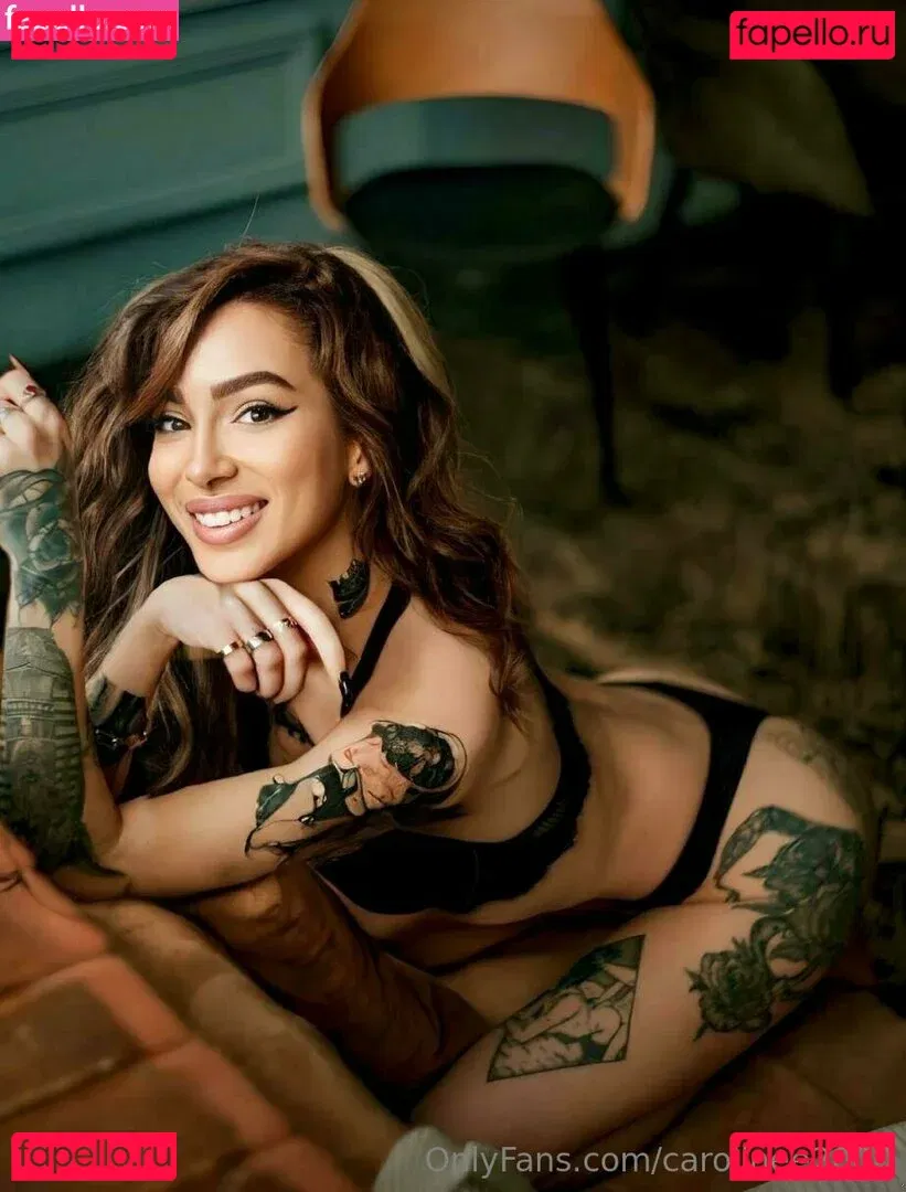 carolinee2000 Onlyfans Photo Gallery 