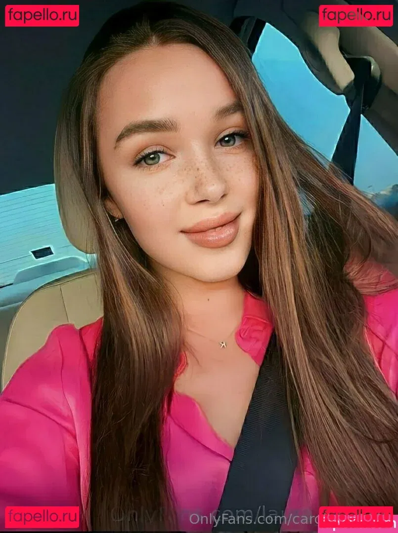 carolinee2000 Onlyfans Photo Gallery 