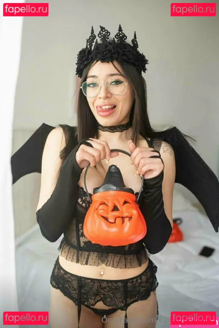 carolinee2000 Onlyfans Photo Gallery 