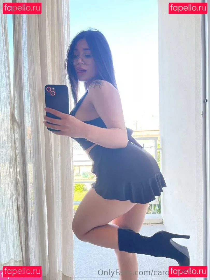 carolinee2000 Onlyfans Photo Gallery 