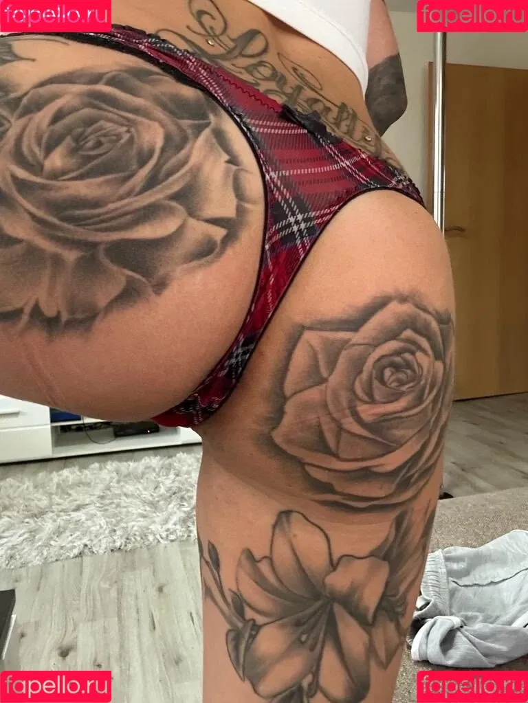 Nine Dienchen Onlyfans Photo Gallery 