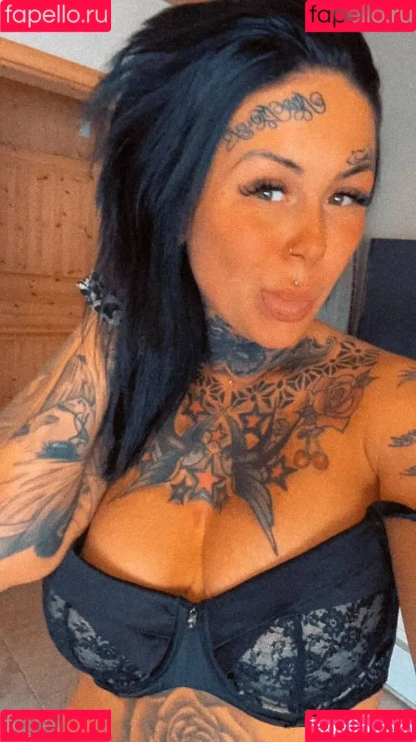 Nine Dienchen Onlyfans Photo Gallery 