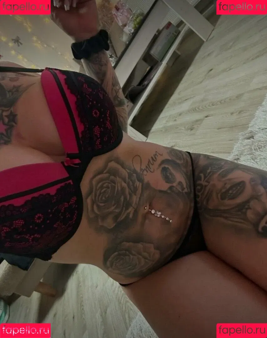 Nine Dienchen Onlyfans Photo Gallery 