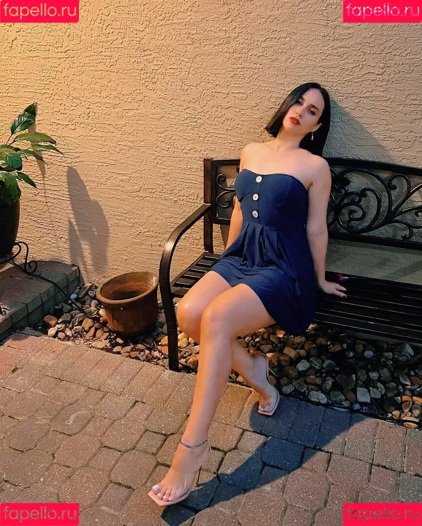 Yesenia De La Rosa Onlyfans Photo Gallery 