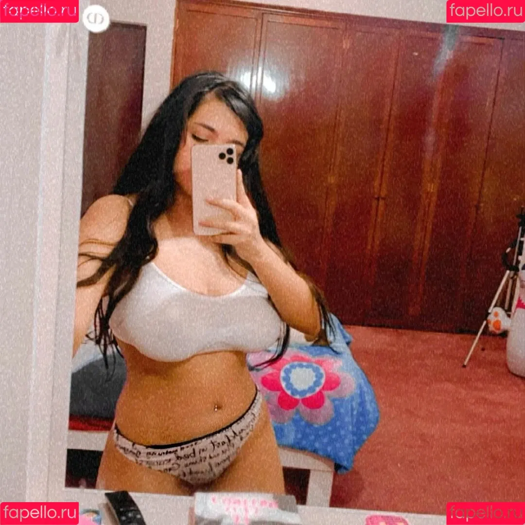 Areeli Ferrer Onlyfans Photo Gallery 