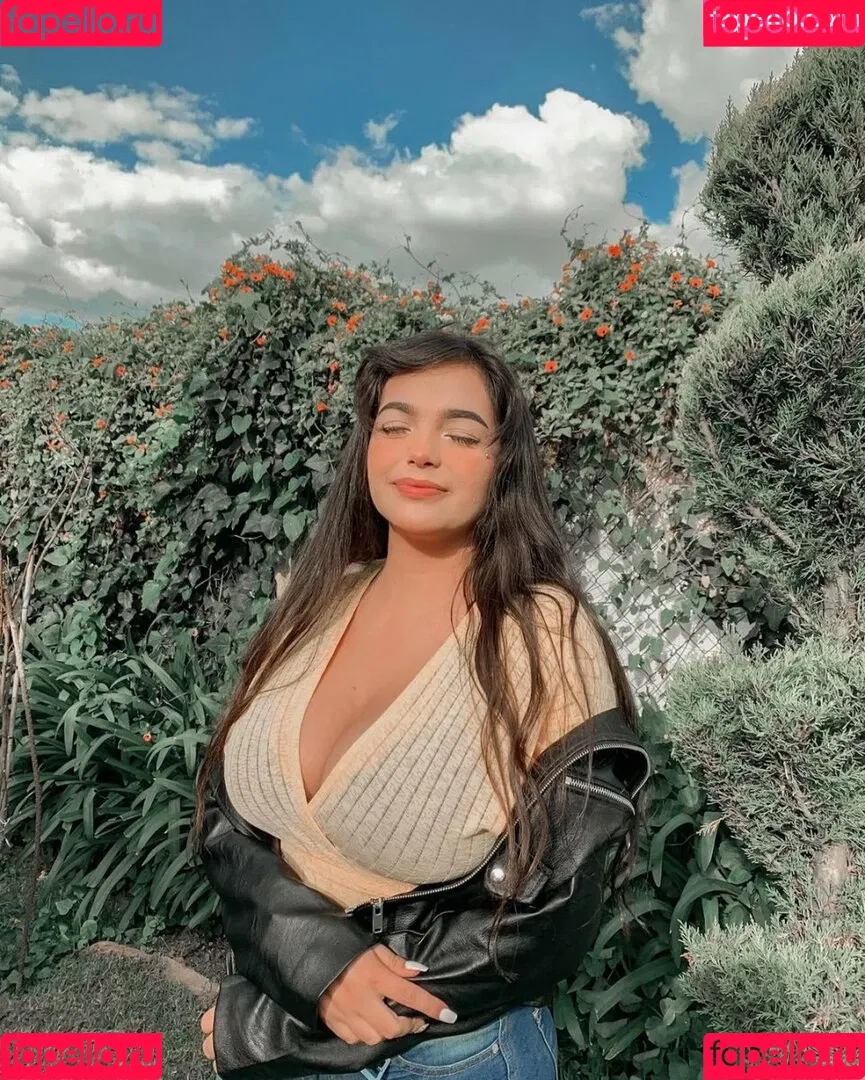 Areeli Ferrer Onlyfans Photo Gallery 
