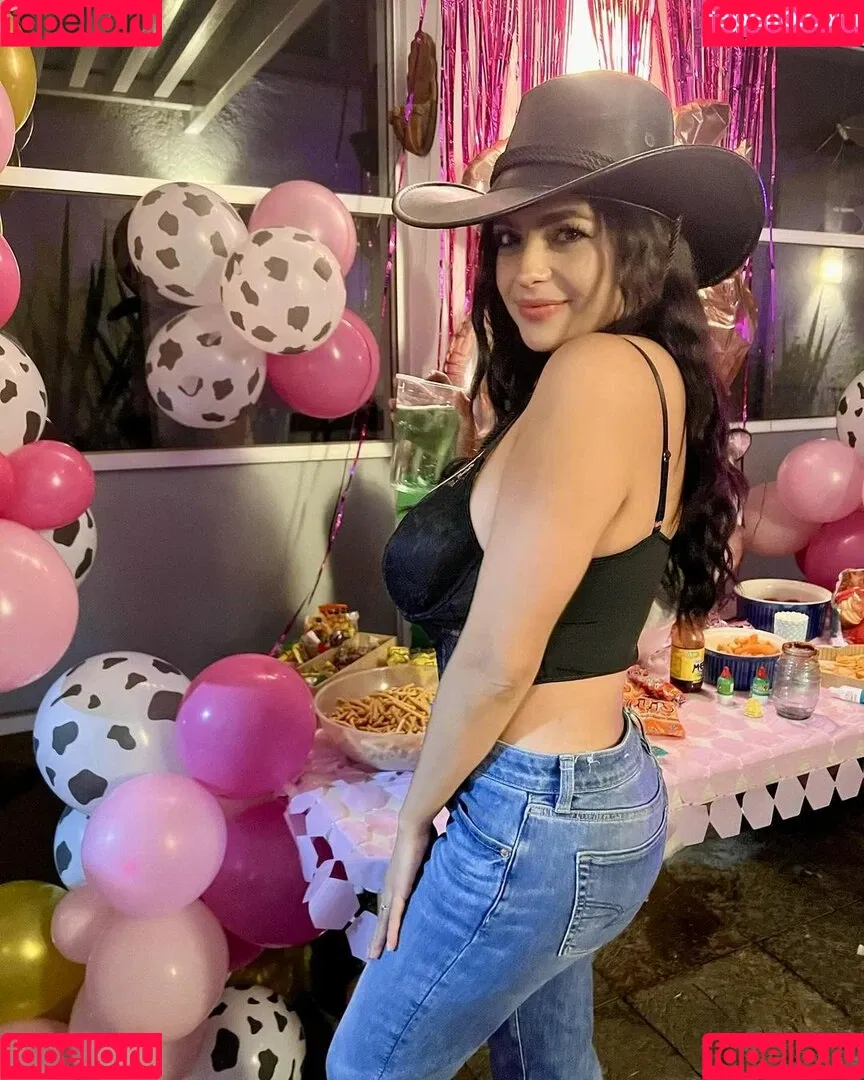 Areeli Ferrer Onlyfans Photo Gallery 