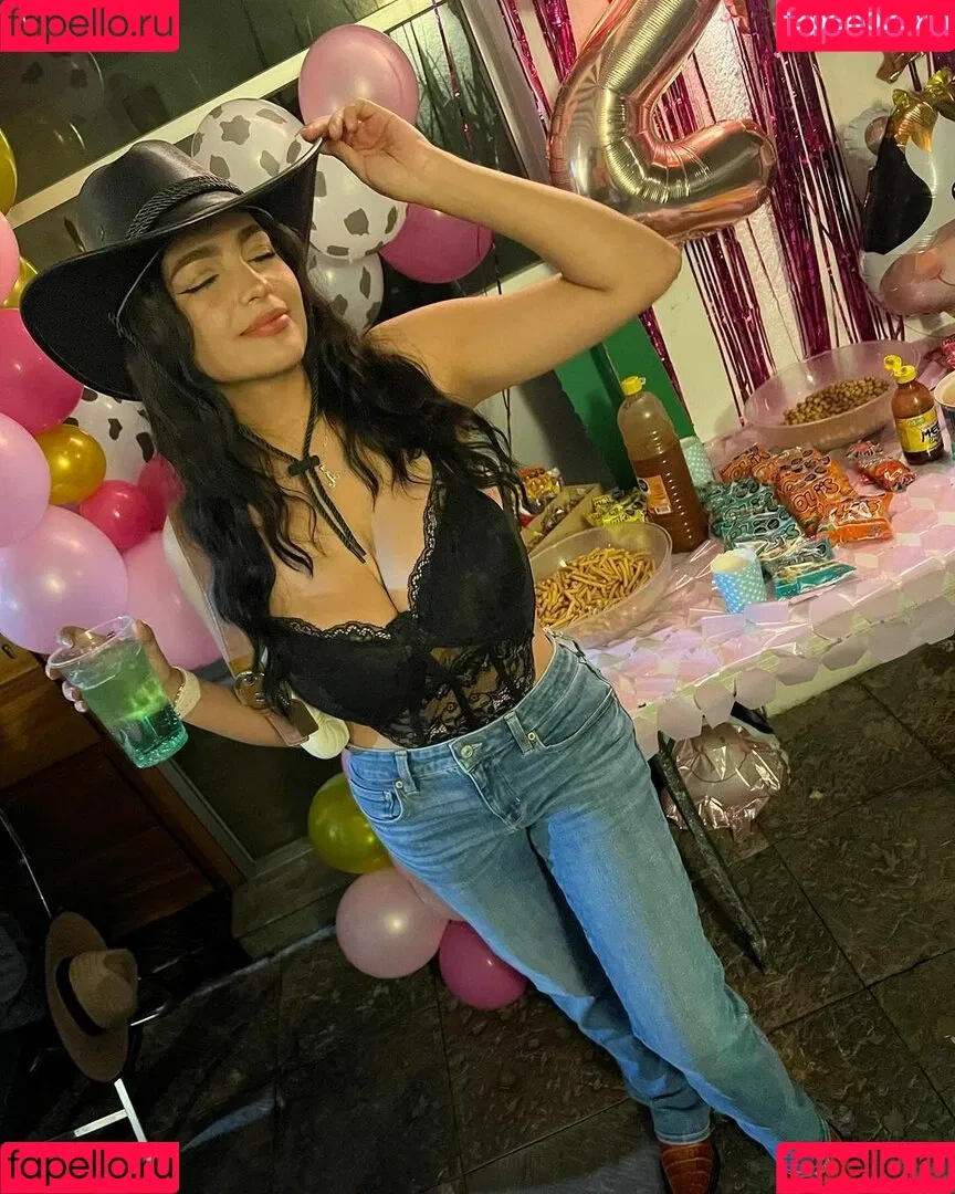 Areeli Ferrer Onlyfans Photo Gallery 