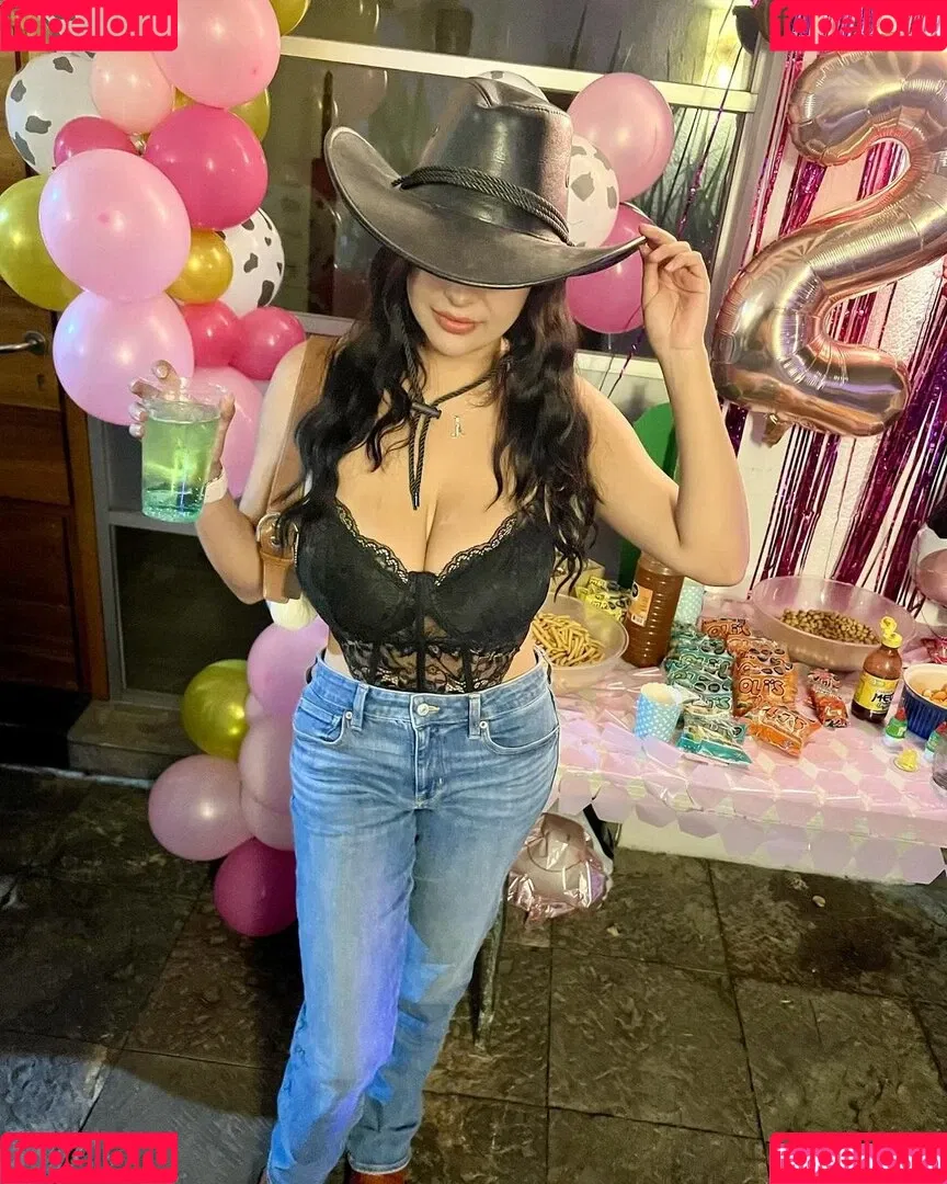Areeli Ferrer Onlyfans Photo Gallery 