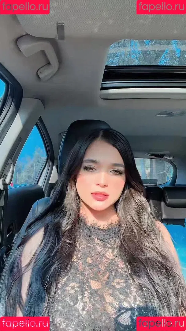 Areeli Ferrer Onlyfans Photo Gallery 