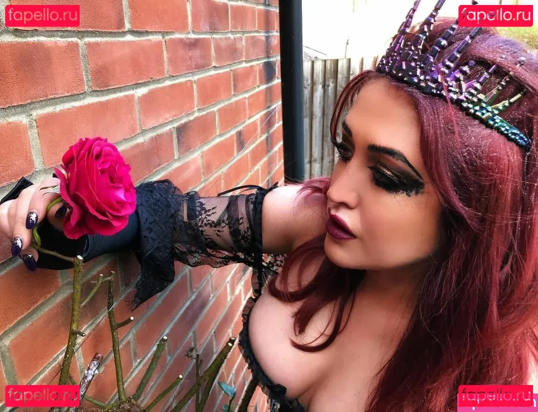 SoCal Val Onlyfans Photo Gallery 