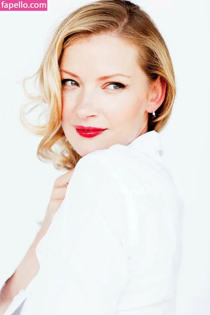 Gretchen Mol Onlyfans Photo Gallery 