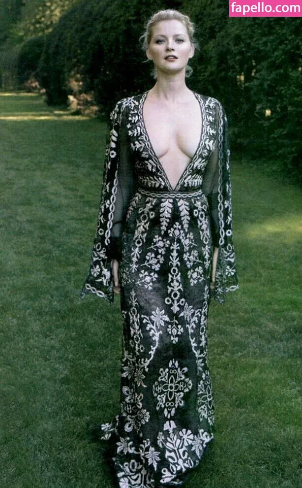 Gretchen Mol Onlyfans Photo Gallery 