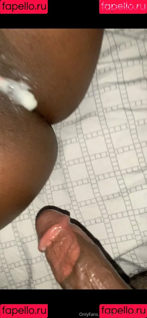 realmilesandgwen Onlyfans Photo Gallery 