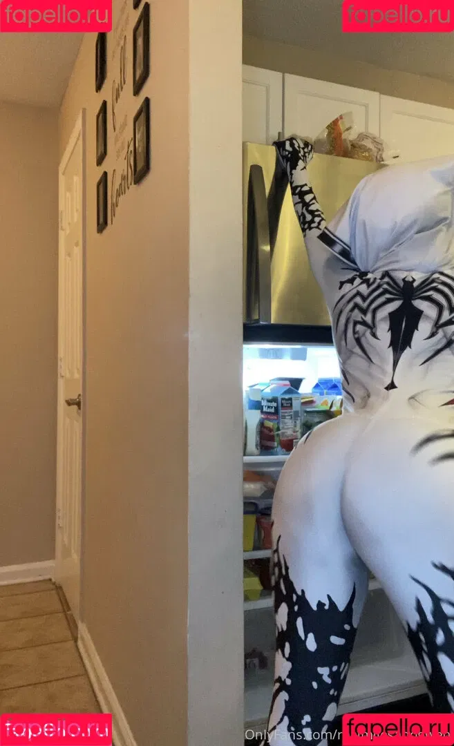 realmilesandgwen Onlyfans Photo Gallery 