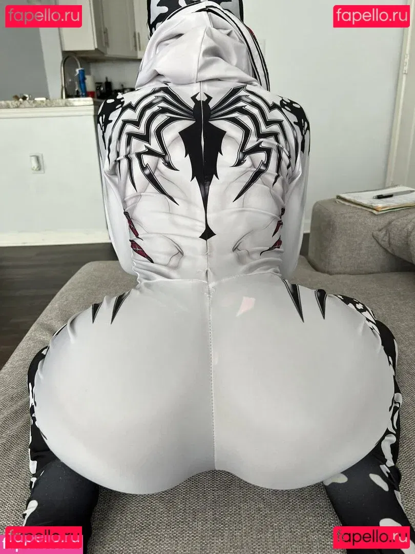 realmilesandgwen Onlyfans Photo Gallery 