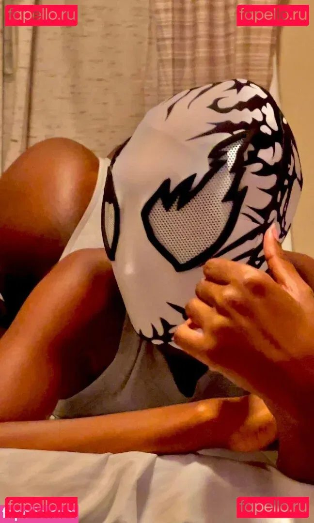 realmilesandgwen Onlyfans Photo Gallery 