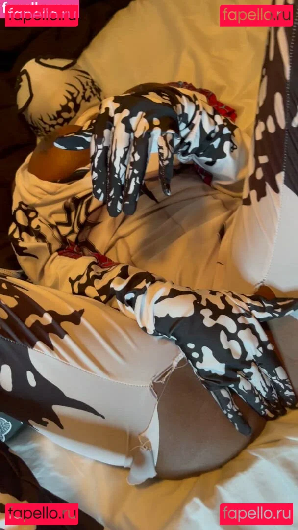 realmilesandgwen Onlyfans Photo Gallery 