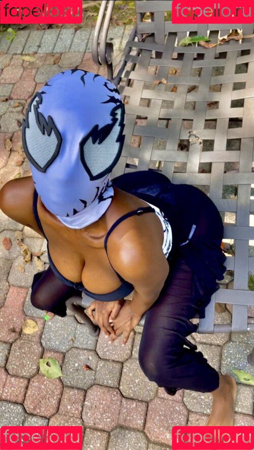 realmilesandgwen Onlyfans Photo Gallery 