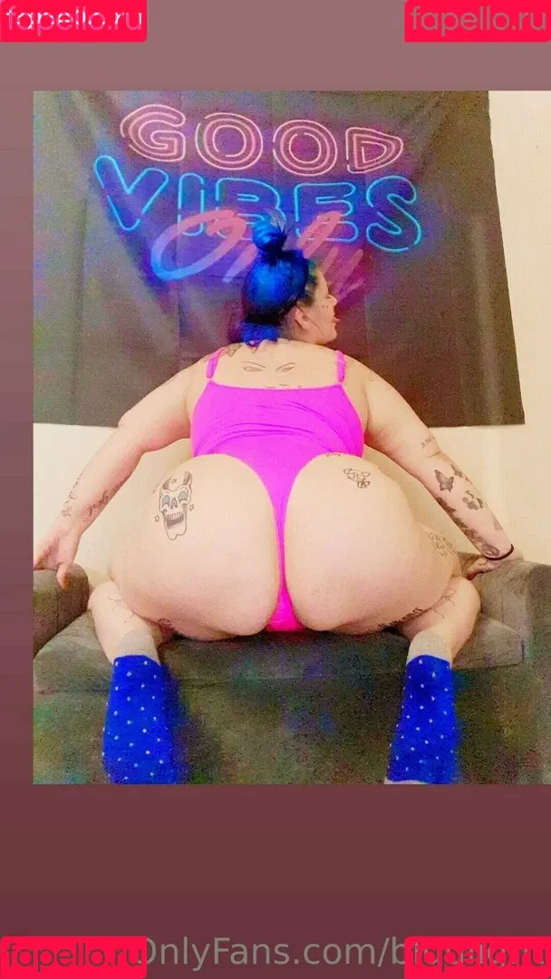 bluulight Onlyfans Photo Gallery 