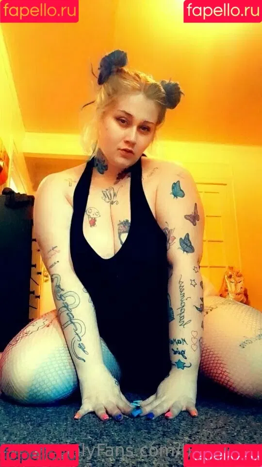 bluulight Onlyfans Photo Gallery 