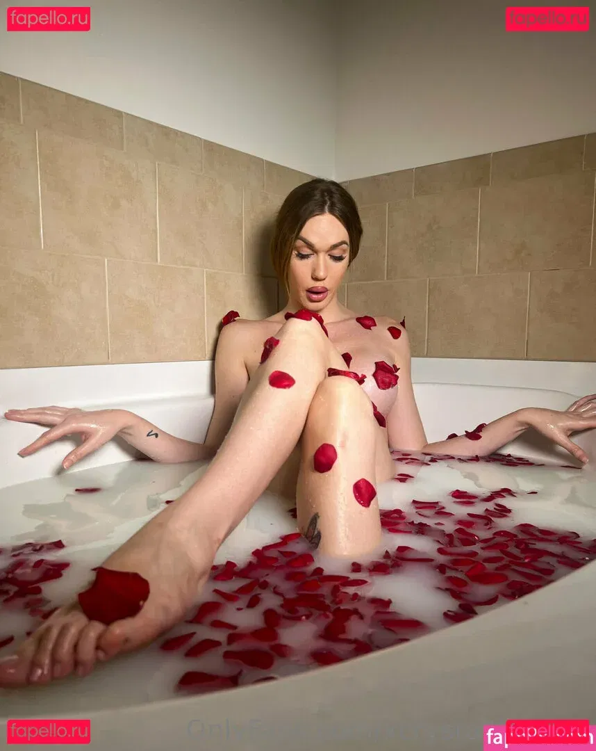 xcrystalthayerx Onlyfans Photo Gallery 