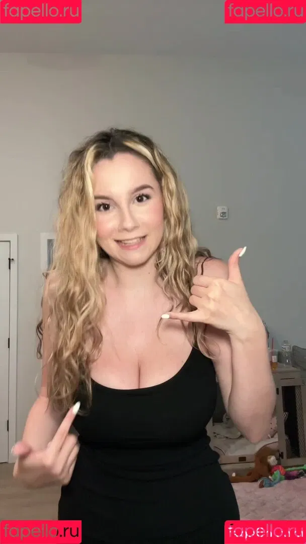Aniela Verbin Onlyfans Photo Gallery 