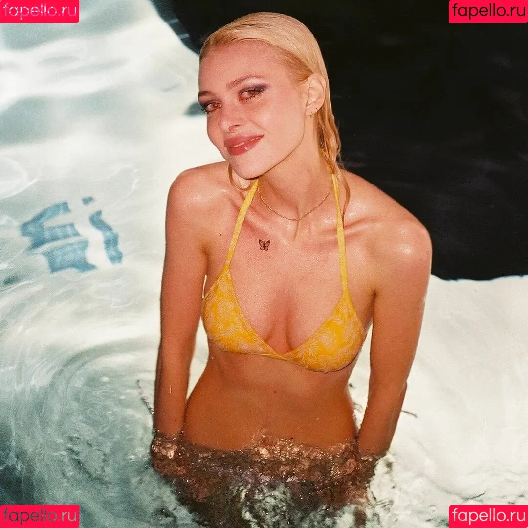Nicola Peltz Onlyfans Photo Gallery 