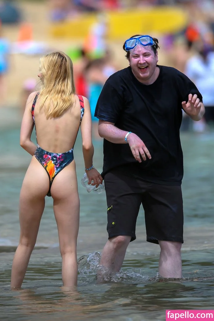 Nicola Peltz Onlyfans Photo Gallery 