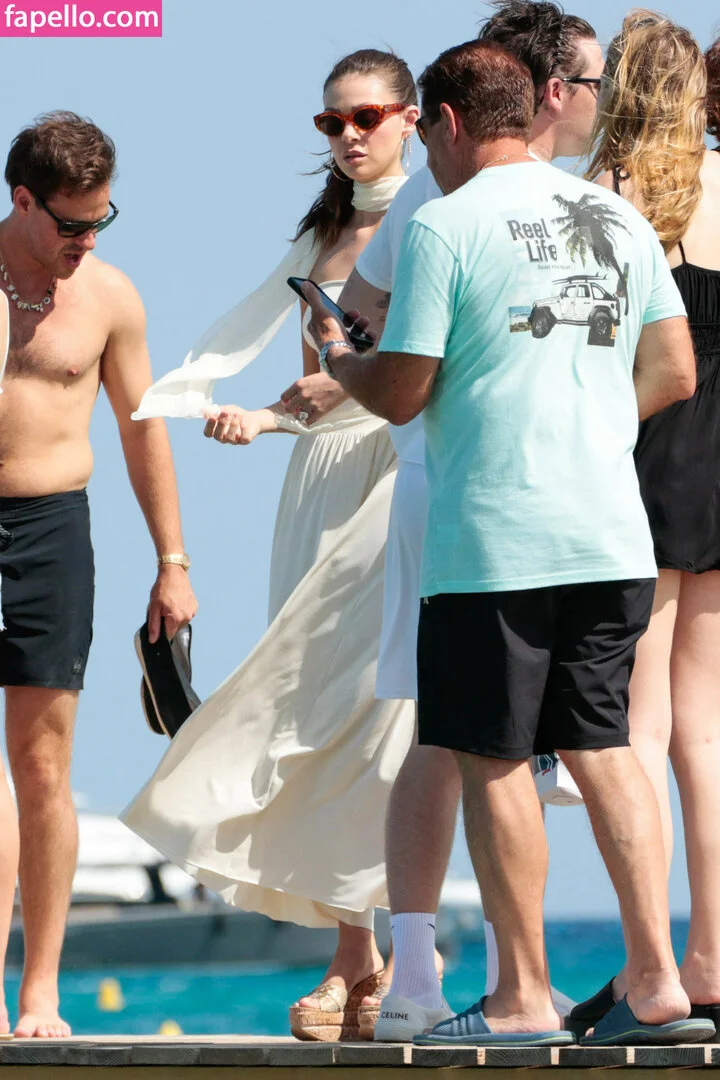 Nicola Peltz Onlyfans Photo Gallery 