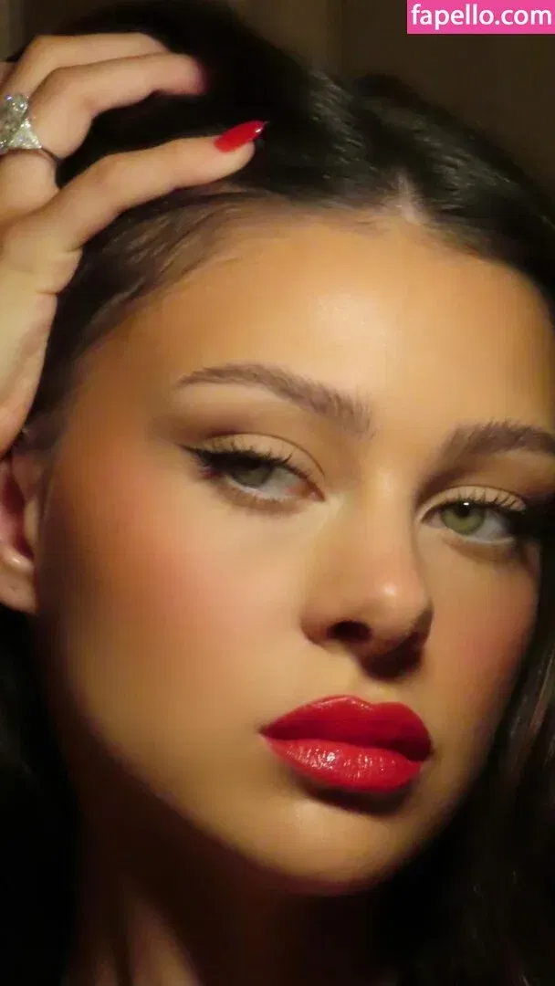 Nicola Peltz Onlyfans Photo Gallery 