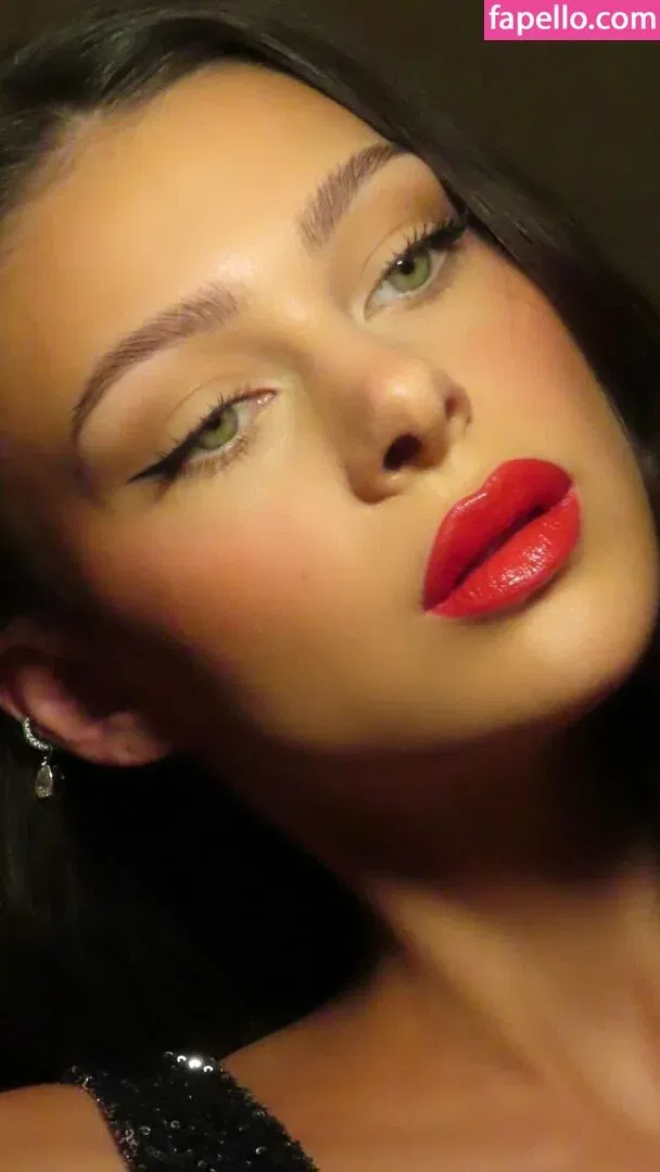 Nicola Peltz Onlyfans Photo Gallery 