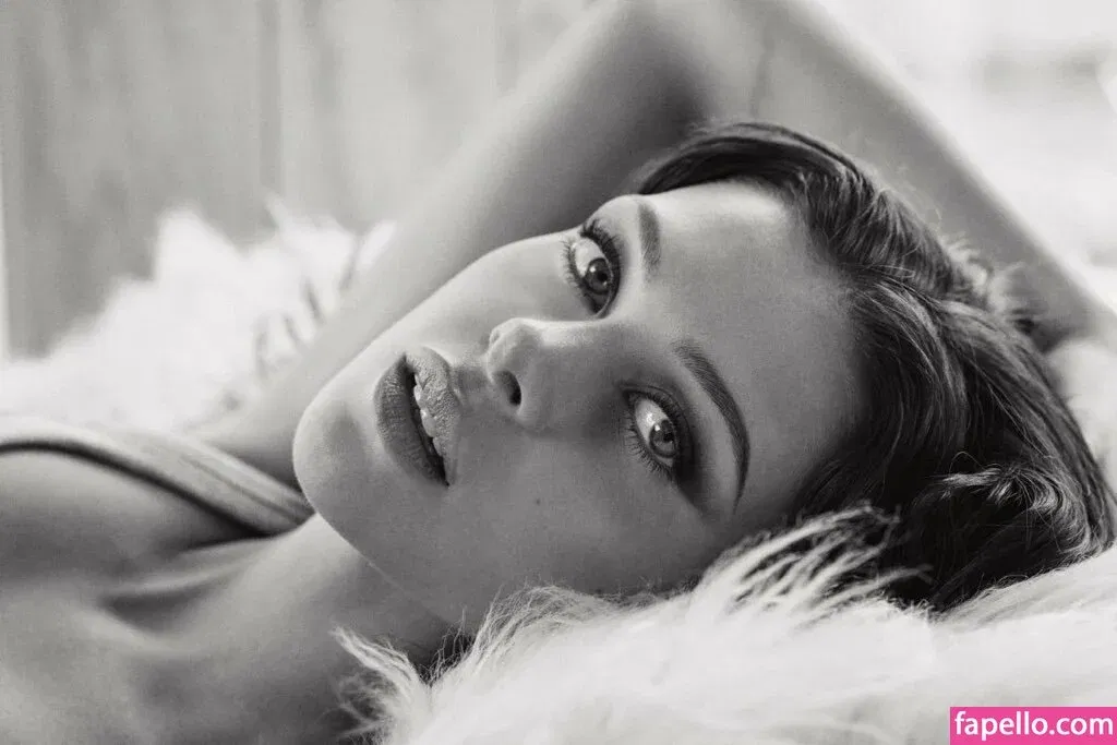 Nicola Peltz Onlyfans Photo Gallery 