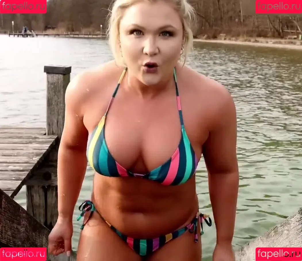 Sophia Thiel Onlyfans Photo Gallery 