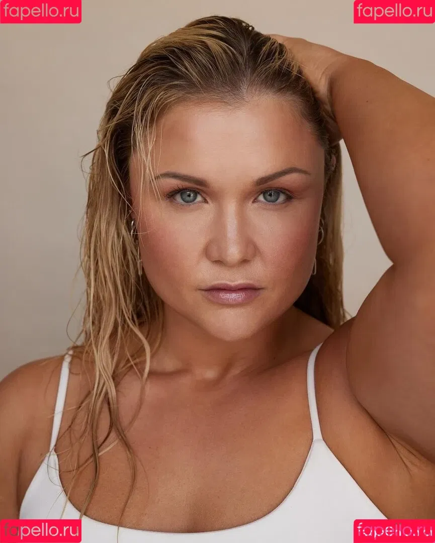Sophia Thiel Onlyfans Photo Gallery 