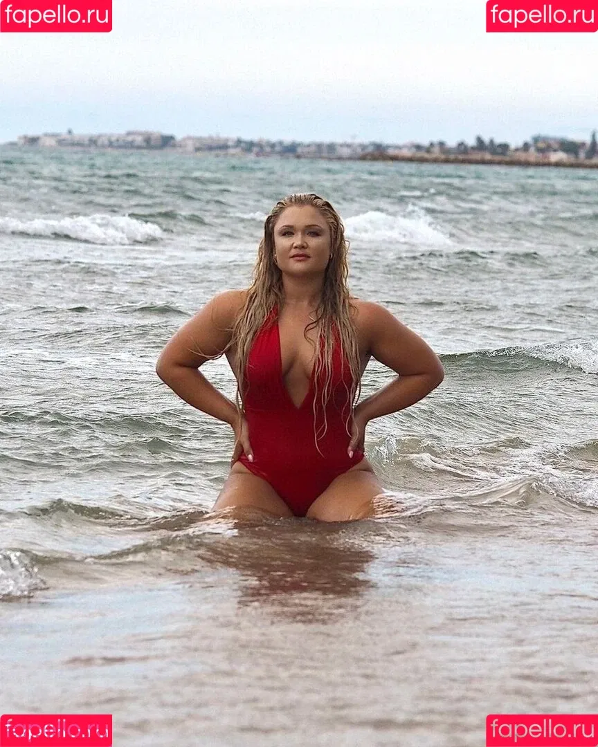 Sophia Thiel Onlyfans Photo Gallery 