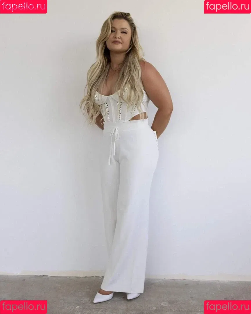 Sophia Thiel Onlyfans Photo Gallery 