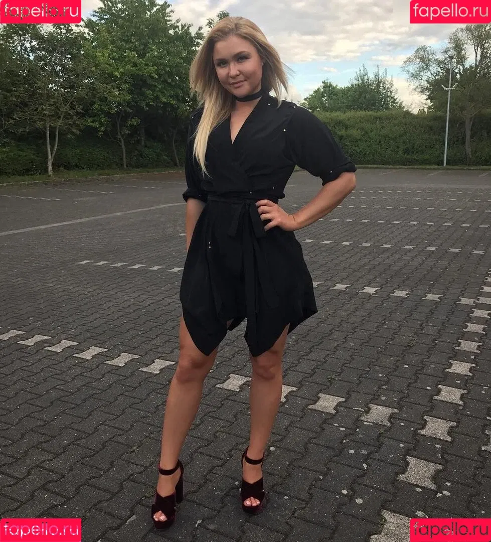 Sophia Thiel Onlyfans Photo Gallery 