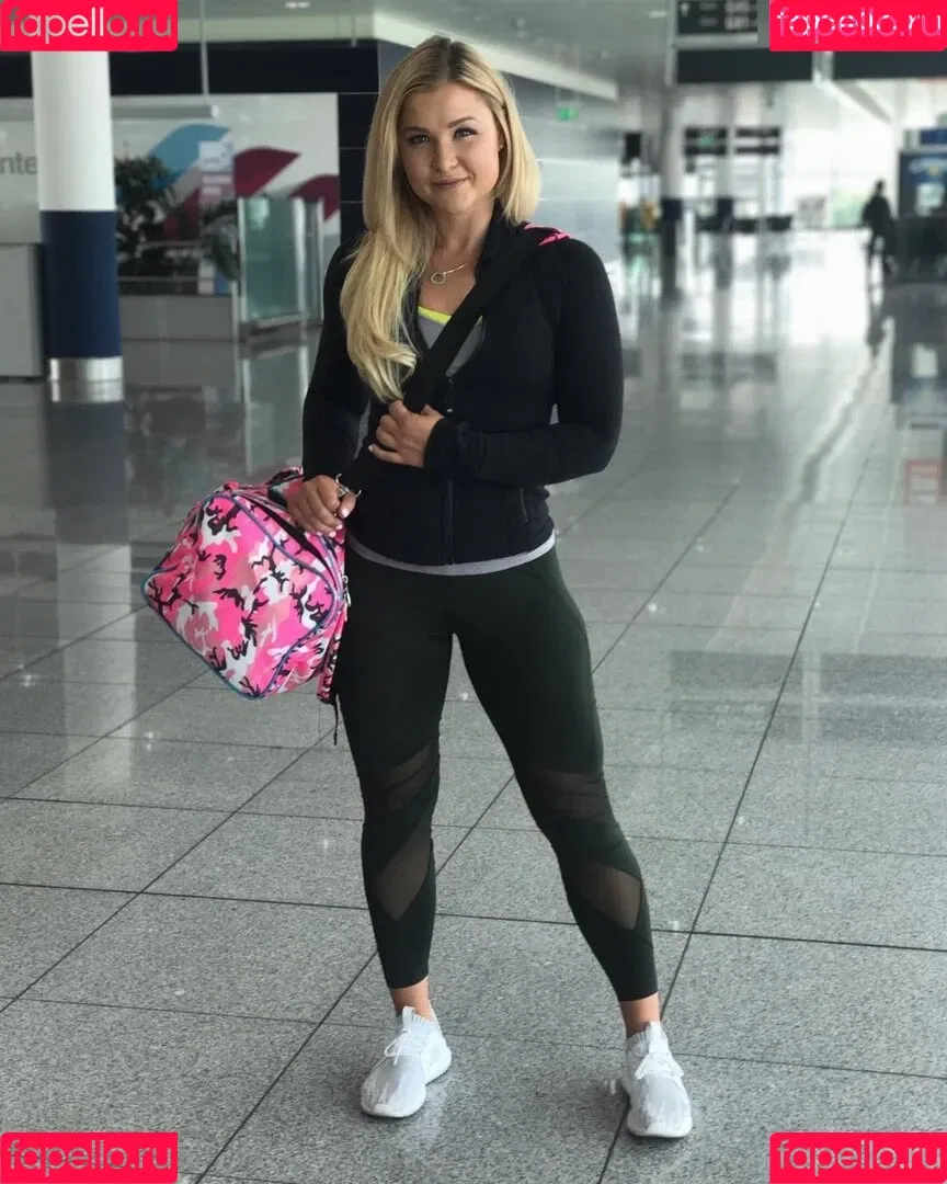 Sophia Thiel Onlyfans Photo Gallery 