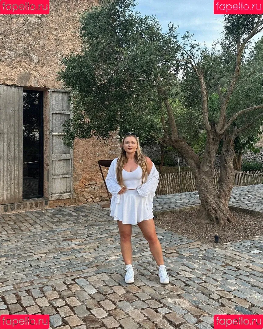 Sophia Thiel Onlyfans Photo Gallery 