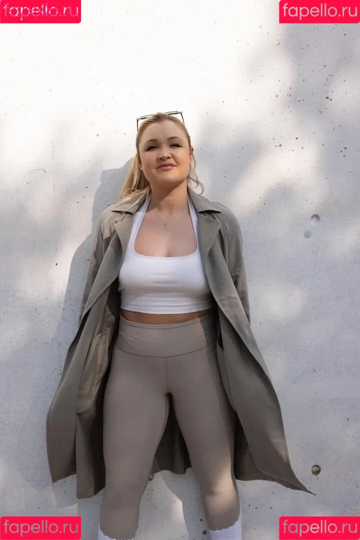 Sophia Thiel Onlyfans Photo Gallery 