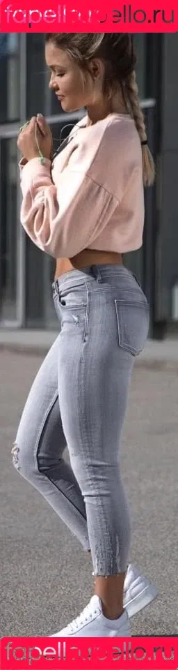 Sophia Thiel Onlyfans Photo Gallery 