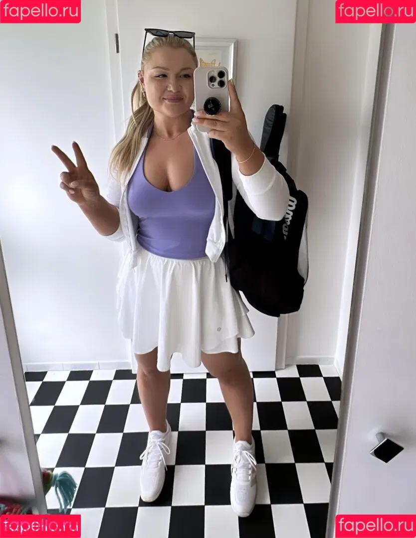 Sophia Thiel Onlyfans Photo Gallery 