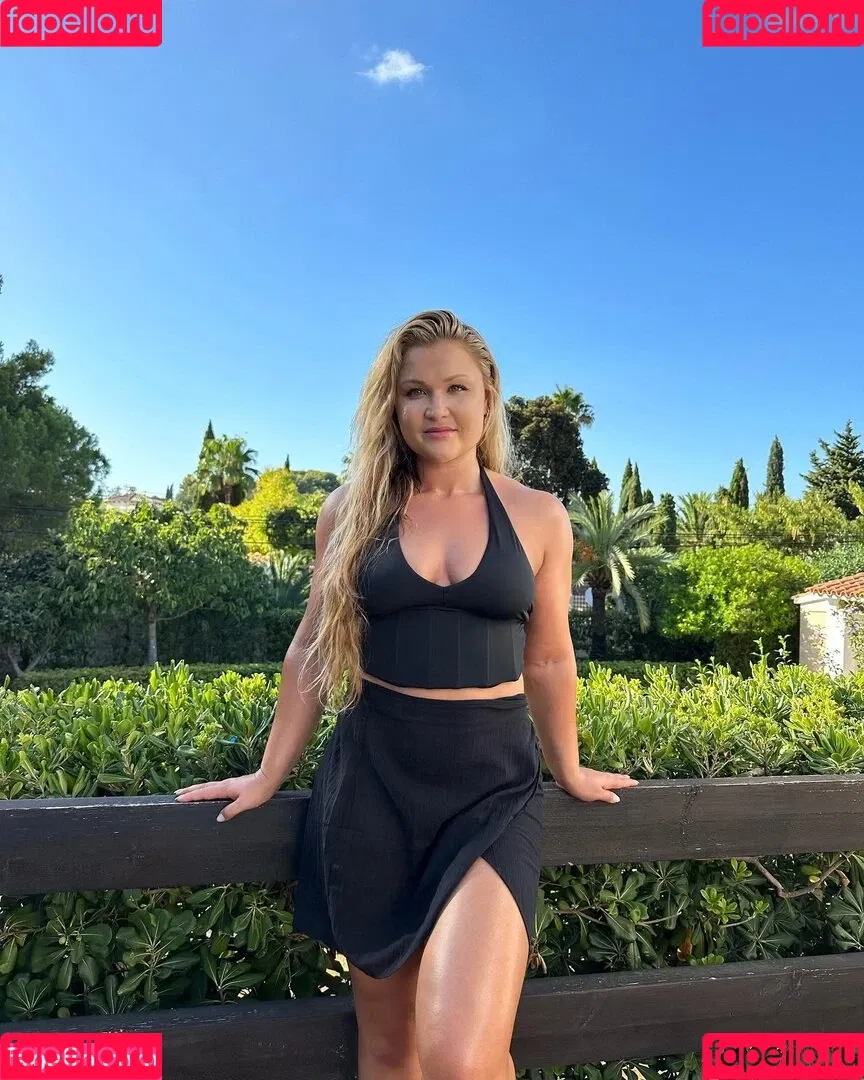 Sophia Thiel Onlyfans Photo Gallery 