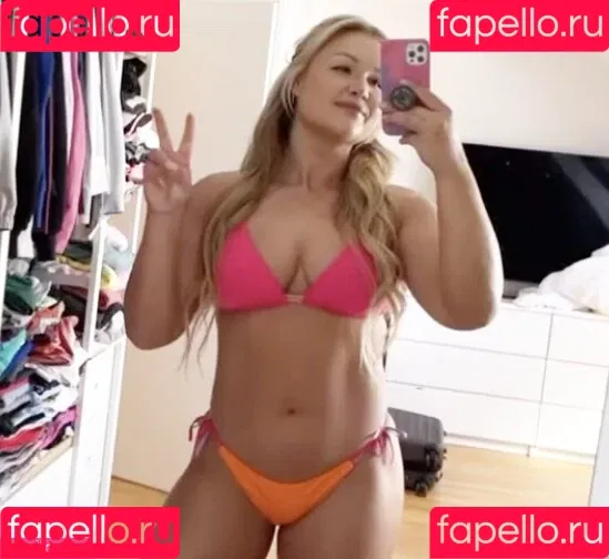 Sophia Thiel Onlyfans Photo Gallery 