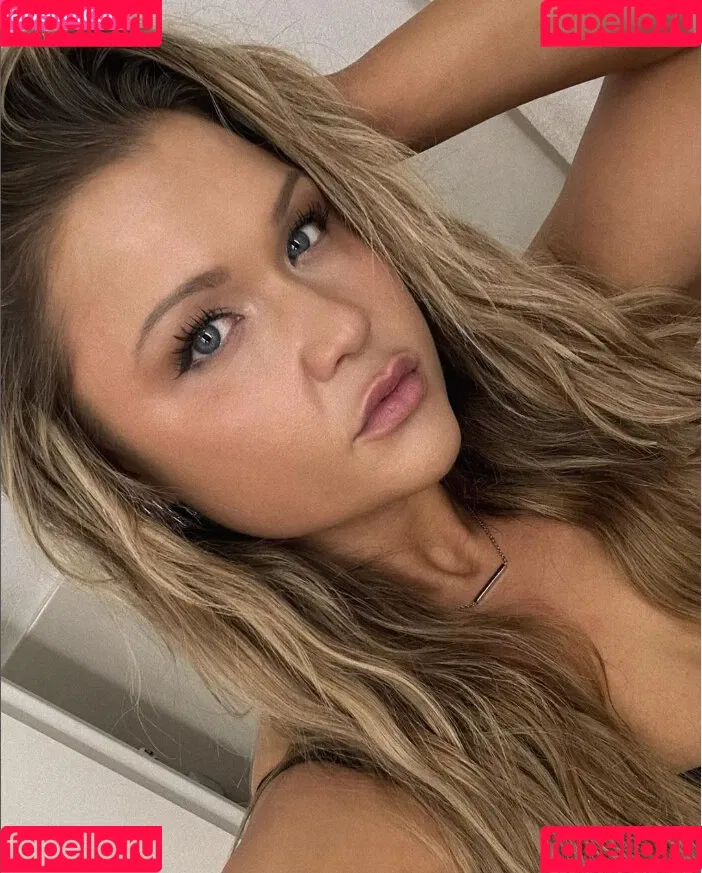Sophia Thiel Onlyfans Photo Gallery 