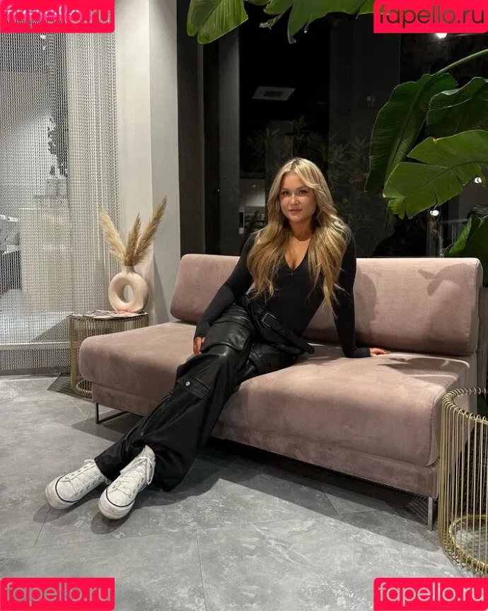 Sophia Thiel Onlyfans Photo Gallery 