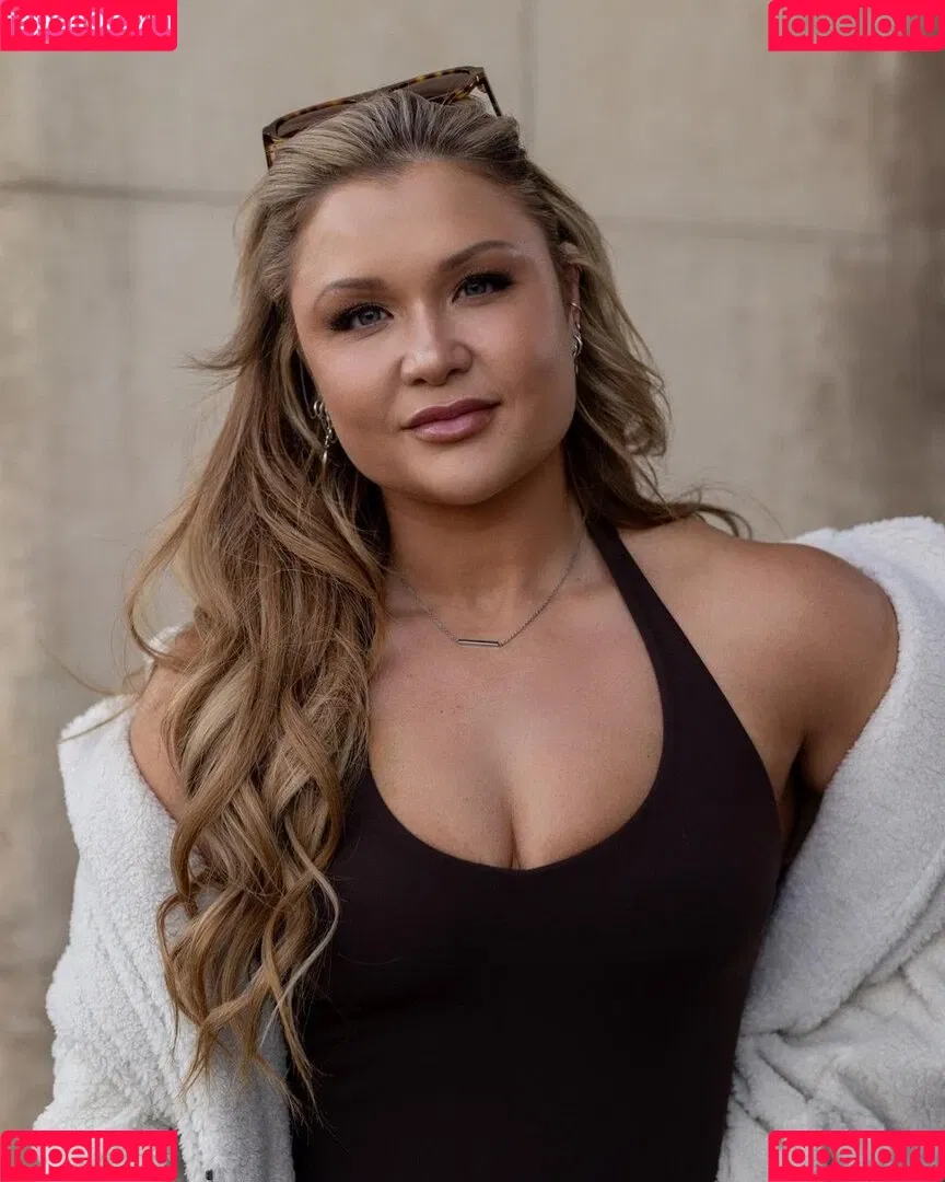 Sophia Thiel Onlyfans Photo Gallery 