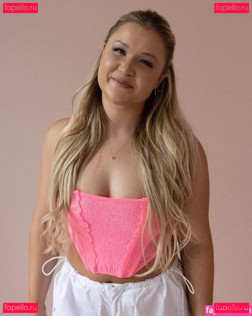 Sophia Thiel Onlyfans Photo Gallery 