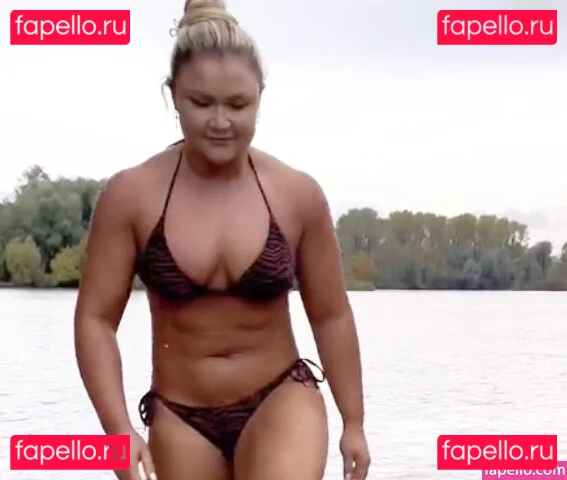 Sophia Thiel Onlyfans Photo Gallery 